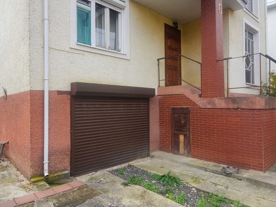 Здам будинок 4 кімнати в компотному районі Ужгород