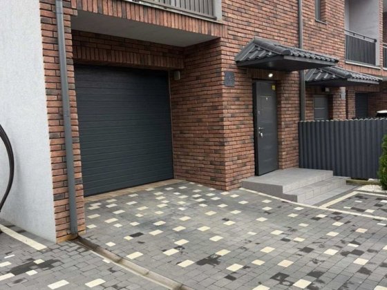 Таунхаус у двох рівнях 3-кімн., РОША КЛУБ (гараж, двір) Чернівці