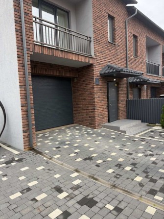 Таунхаус у двох рівнях 3-кімн., РОША КЛУБ (гараж, двір) - фото 1