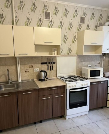 Сдам 3 комнатную квартиру можно на месяц,на 2 недели - фото 1