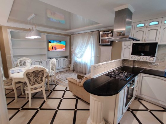 Здам 3 кімнатну квартиру На набережній по вул. Запорізька (р-н Ашана) Запорожье