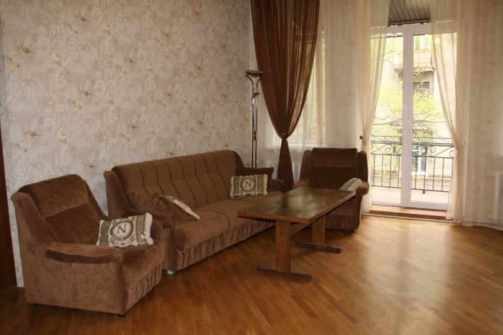 Сдем трехкомнатную квартиру в центре . - фото 1