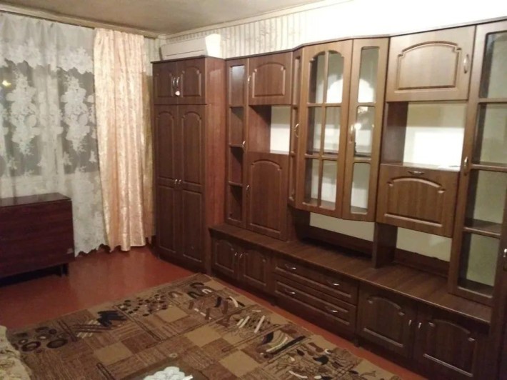 Здам 3-кімнатну квартиру біля супермаркету Метро - фото 1