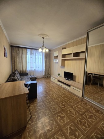 Сдам 2х комнатную у входа в метро Салтовская - фото 1