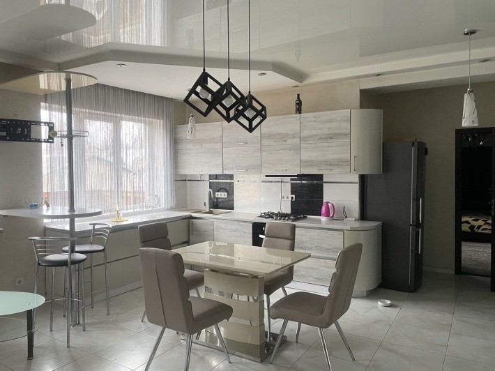 Сдается 3 комнатная квартира Атамана Головатого на круглый год. - фото 1