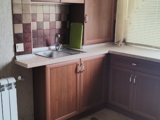 Сдам большую 1но ком.кв. на Песках Запорожье