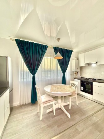 Срочно сдам 2 ком.кв.ру в Центре! - фото 1