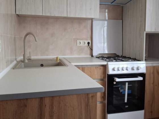 Сдам 1 к кв в Бородинском м-не (ост.конечная маг."Акшен") Запоріжжя