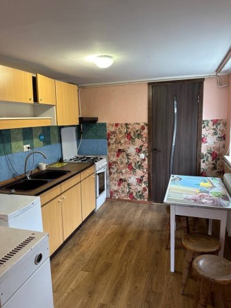 Оренда.Здам будинок(частину будинку) на Старому місті.Площа шкільна. - фото 1