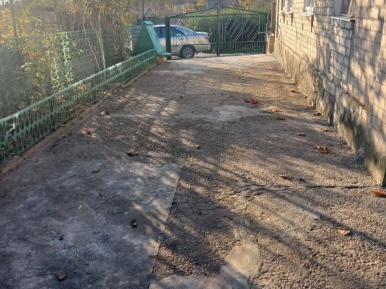 Здається півбудинка  центр Балабине Запоріжжя