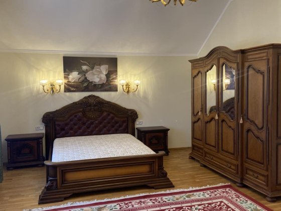 Сдам шикарный 2-х этажный дом Гагарина