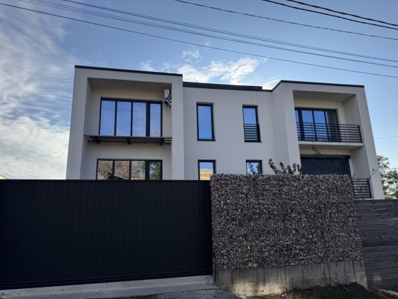 Довгострокова оренда будинку від власника! ріелторам не турбувати Киев