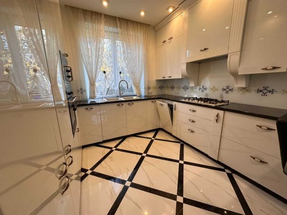 Здам будинок бічна просп. Ч.Калини Львів