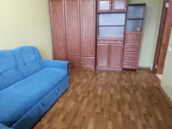 Сдам 2 комнатную квартиру,  недалеко от метро Харьков