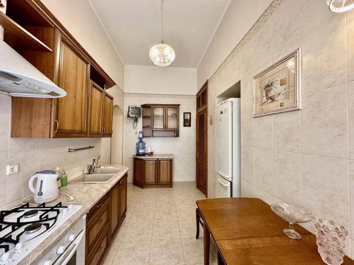 Аренда трехкомнатной квартиры в Одессе. Парк Шевченко. Дельфинарий - фото 1