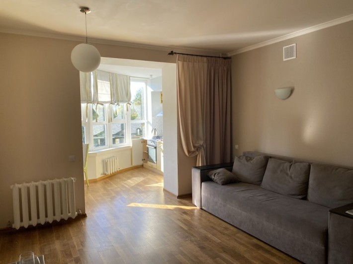 Сдам квартиру! Двухкомнатную, теплая, хороший ремонт. - фото 1