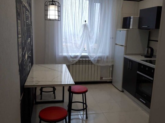 Сдам 2х ком кв с капремонтом у м. Холод Гора. 10000 гр + свет. Харьков