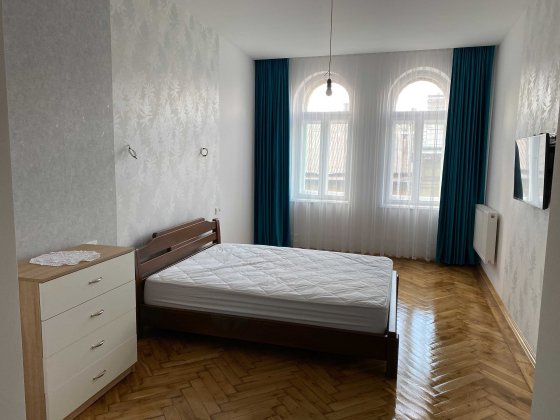 Оренда 2 кімнатної квартири,вул. Площа Ринок Львів