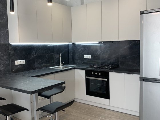 Сахарова/Бочарова, квартира в новом доме, газ, балкон. Охрана Одесса