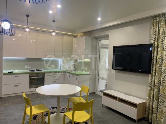 В оренду будинок у Києві вул. Уляни Громової до центру міста 10 хвилин Киев