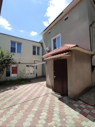 Сдам дом Аркадия 3 к 110 м можно с животными, без мебели!Гараж! - фото 1