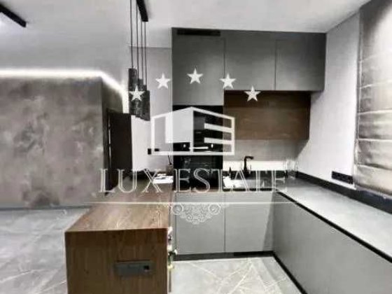 Аренда  современного таунхауса с 4 комнатами на Журавлевке