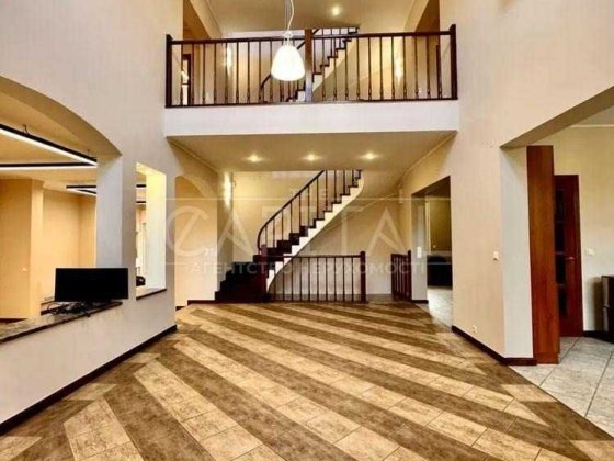 Аренда дома на ул. Крутогорная, 52 Соломенский район можно под офис Киев