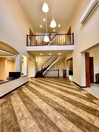 Аренда дома на ул. Крутогорная, 52 Соломенский район можно под офис - фото 1