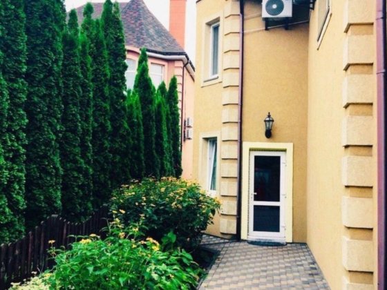 Здам Будинок 2 км. від метро Осокорки.Поруч озеро.Газ.Генератор Київ