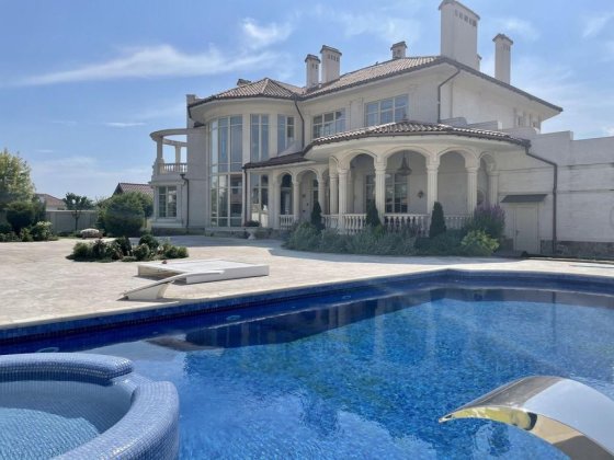 Аренда ОСОБНЯКА в Совиньоне,  1200м², 25 сот