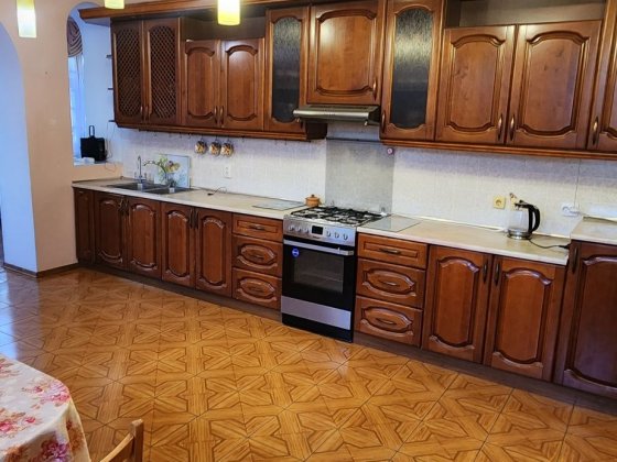 Аренда ДОМА, подвал, 11 комнат, Под Бизнес! 10 ст. Б. Фонтана