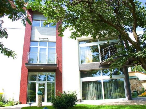 бассейн, зеленный участок, без повышения цена на лето!