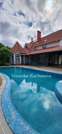 Аренда дома в Совиньоне, подвал, гараж, бассейн - фото 1