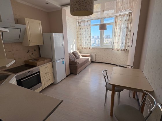 Сдам довгостроково 1-но кімн.квартиру 50кв.м., Дім з генерат, 8000грн Одесса