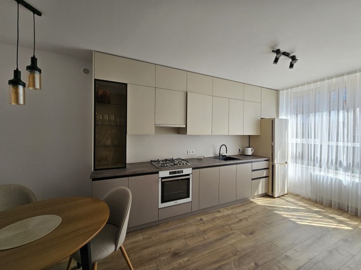 Оренда однокімнатної квартири з кухнею студією і гардеробною в клубном - фото 1