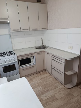 Сдам 1-к.кв.с ремонтом.Индустриальный район.возле церкви ХТЗ - фото 1