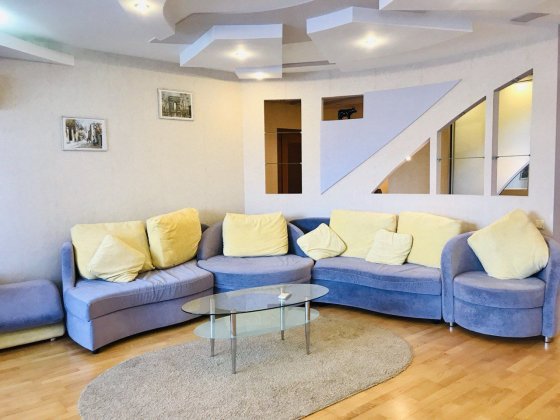 Аренда  длительно 3 комнатная 5 фонтана 4 этаж газ