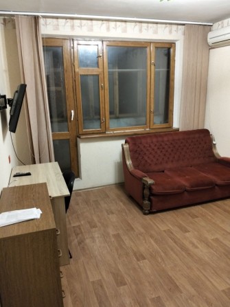 Сдам свою 1-ю квартиру возле метро Киевская Матюшенко 11 3этаж - фото 1