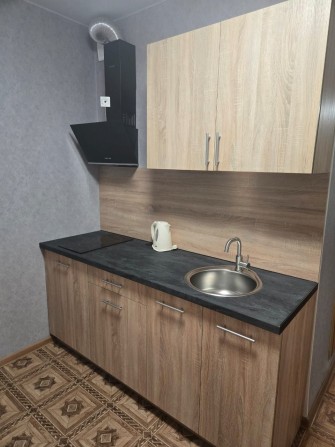 Сдам 1 ком кв-ра м.Холодная Гора,7 мин.Пешком ,пер.Титаренковский,1 эт - фото 1