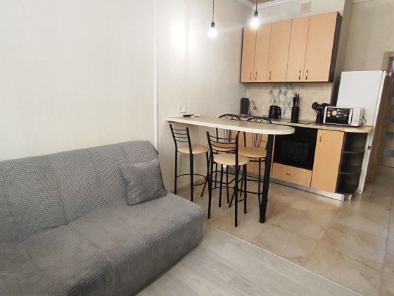 Аркадия/6 Кадор.Большая кухня и отдельно спальня, есть гардеробная.