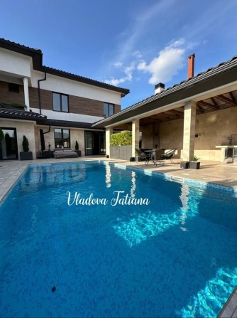 Аренда НОВОГО ДОМА в Совиньоне,  350м², бассейн ,гараж - фото 1