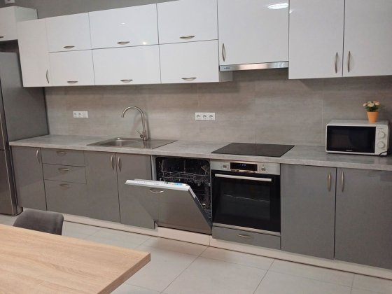 Здам танхаус з бомбосховищем, терасою,паркомісцем Святопетрівське