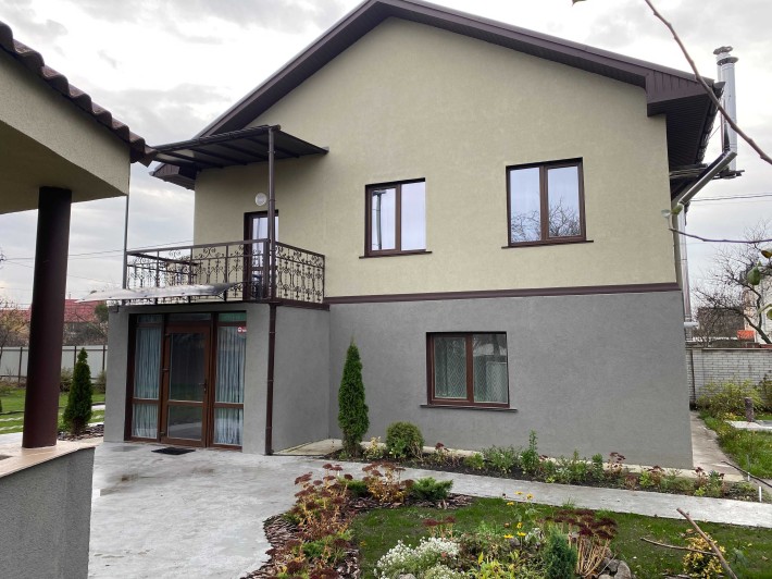 Оренда будинку. Осокорки. Є соняшні батареї та аккумулятор. - фото 1