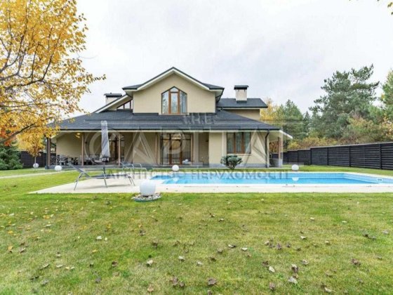 Оренда сучасного будинку зі сховищем та басейном у Гореничах Гореничи