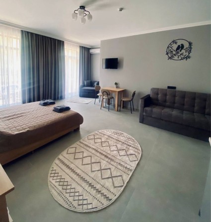 Долгосрочная аренда / ЖК Калипсо / 13 Фонтана / Первая линия моря - фото 1