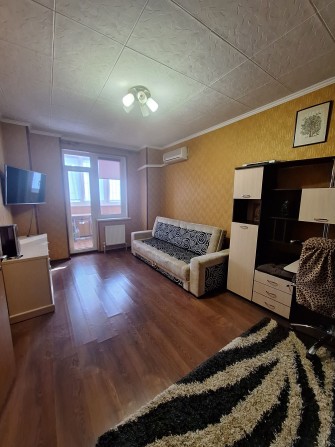 Сдам 2х комнатную квартиру Небесной сотни/ Левитана 15 этаж - фото 1