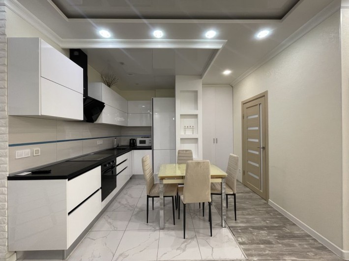 Аркадия, 75 м2, Без выселения. Просторная 2 к. Кв. - фото 1