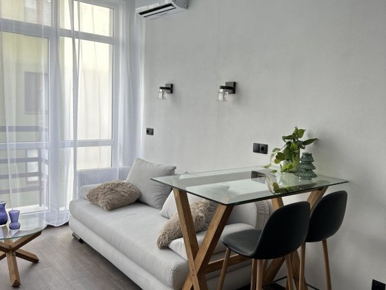 Сахарова, светлая квартира в новом доме. Охрана Одесса