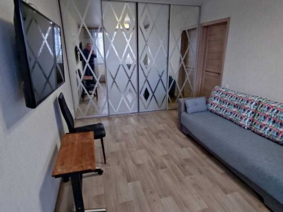 Сдам хорошую 2 комнатную квартиру   601 микрорайон Харьков