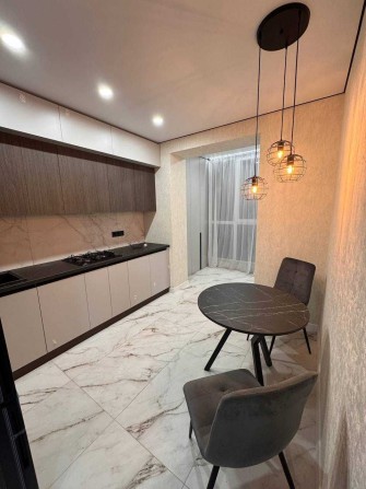 Сдам 1 комнатную квартиру в ЖК Счастливый 2 - фото 1